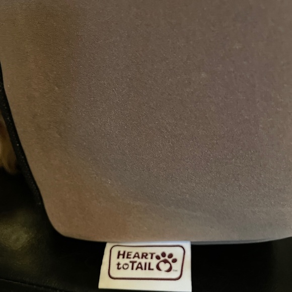 NWOT ADORABLE PET BED - Picture 3 of 3